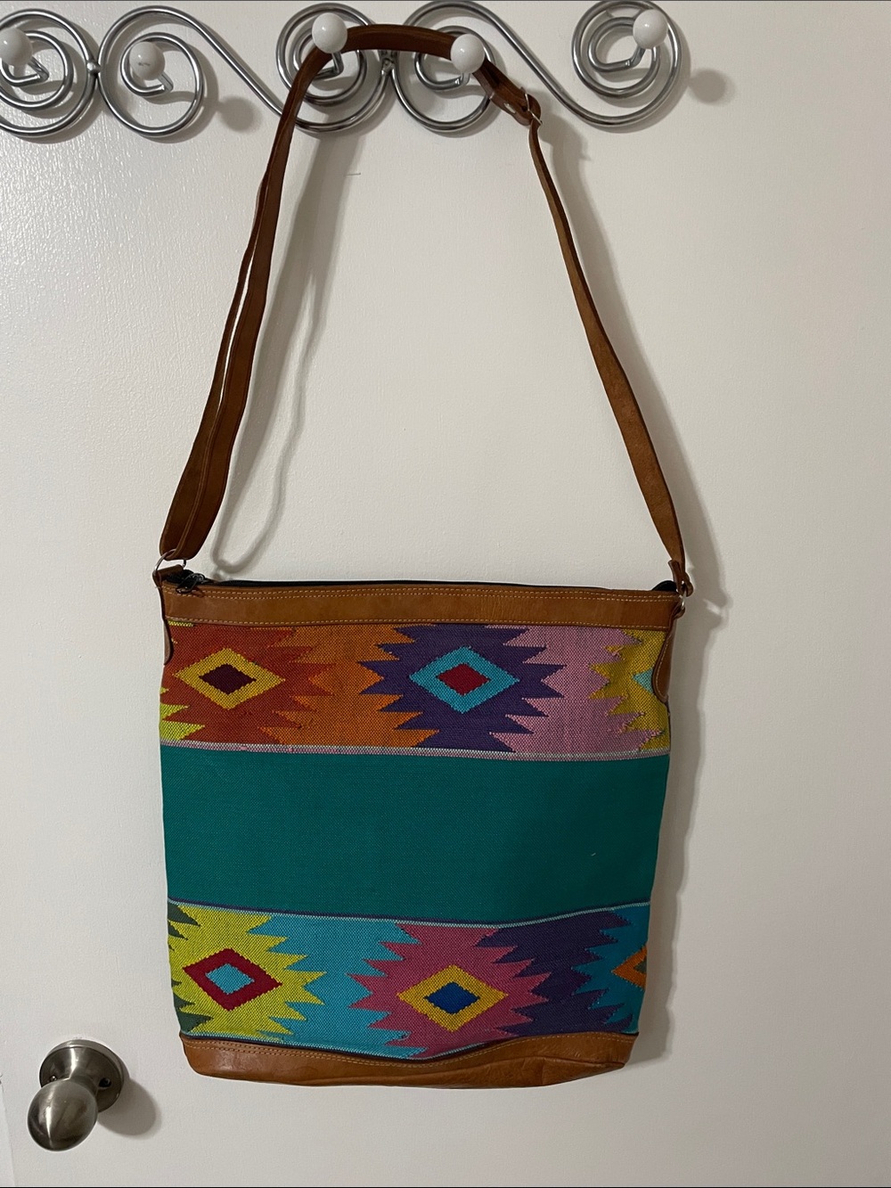 Unbranded Southwestern Pattern Bag with Leather Trim - Picture 2 of 7